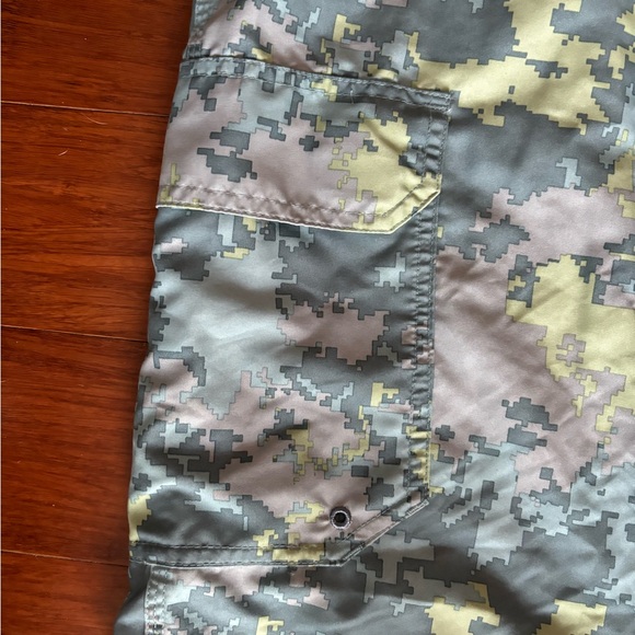 Simms swim trunks - Picture 3 of 5